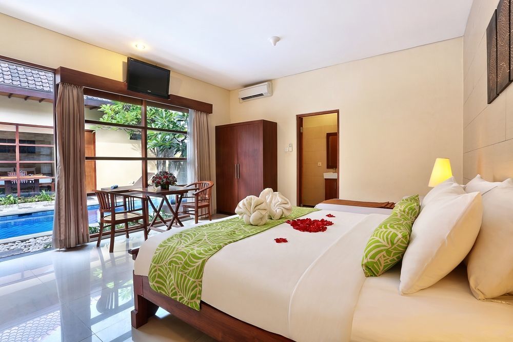 The Vie Villa Legian Exteriör bild